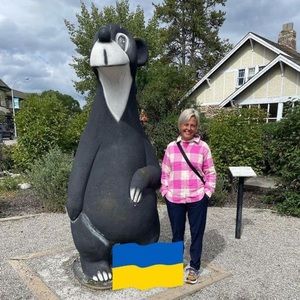 Meet your Posher, Larissa